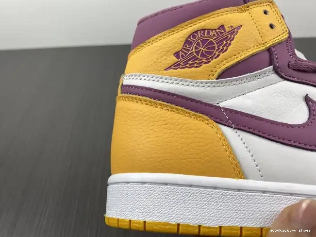Brotherhood 555088-706 Air Jordan OG 1 High 0517